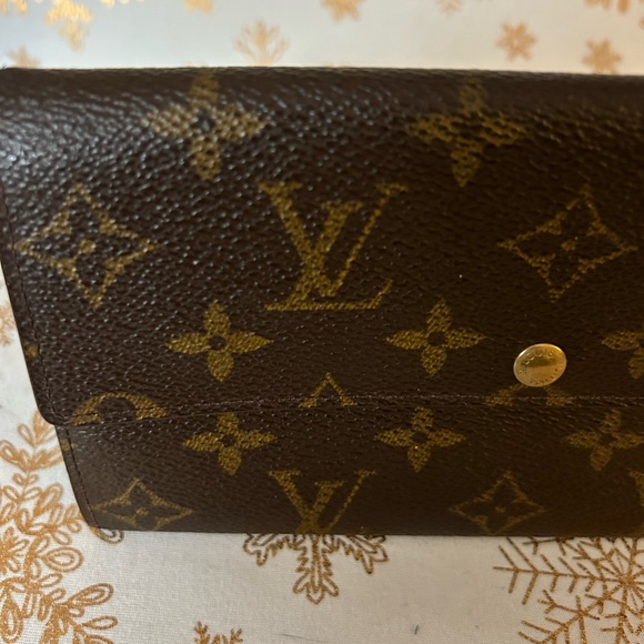 Louis Vuitton Sara Monogram Long Flap Wallet - Picture 2 of 8